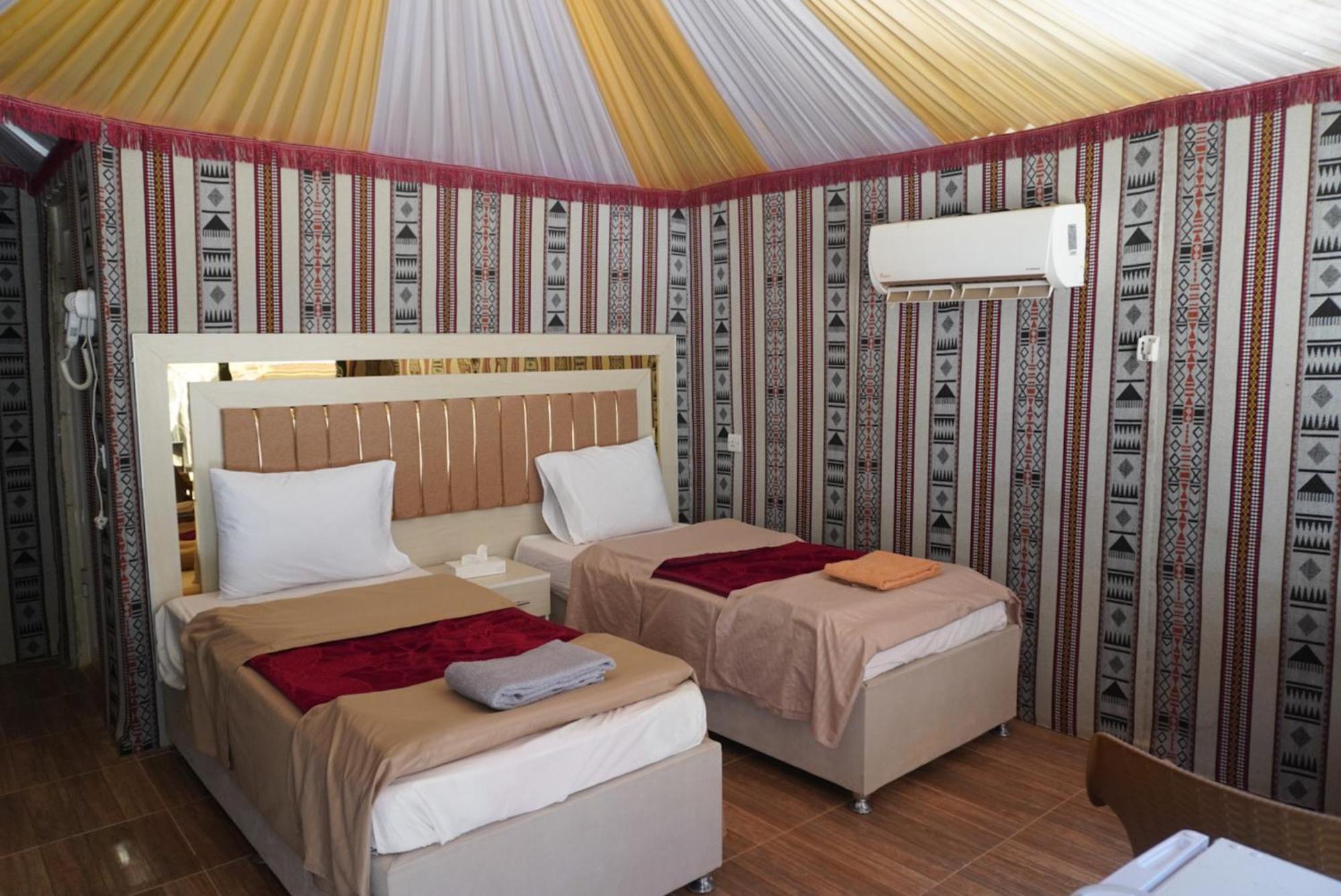 Shaheen Camp Wadi Rum Buitenkant foto